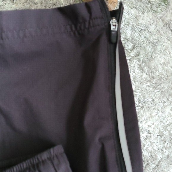 Nike Like New Black Wind Pants.  Zip up at Ankle - Picture 2 of 4